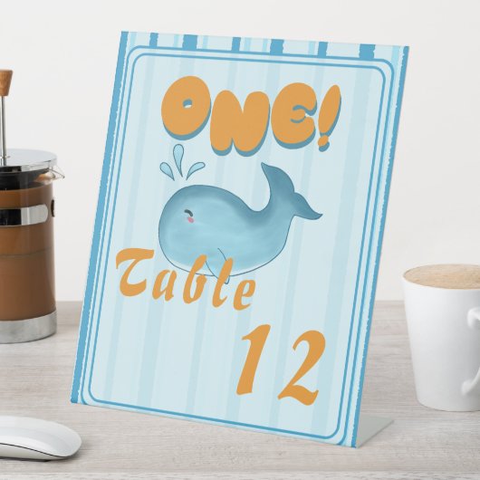 Cute Baby Blue Whale 1st Birthday Table Numbers Sockelschild (In Situ)