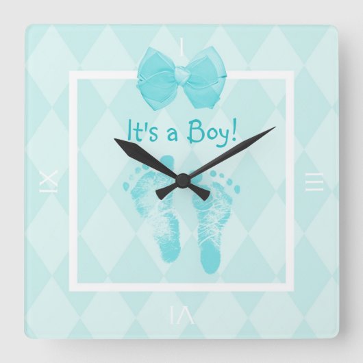 Cute Baby Boy Footprints Birth Announcement Quadratische Wanduhr (Vorderseite)