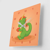 Cute Baby Dragon Holding Cup on Orange Quadratische Wanduhr (Winkel)