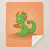 Cute Baby Dragon Holding Cup on Orange Sherpadecke (Vorderseite)