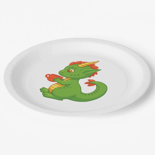 Cute Baby Dragon Holding Cup Pappteller (Schrägansicht)