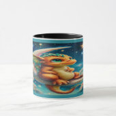 Cute Baby Dragon on Crescent Moon Magical Mug Tasse (Zentrum)