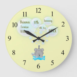 Cute Baby Elephant Blowing Bubbles Monogrammed Große Wanduhr
