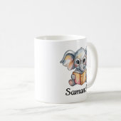 Cute Baby Elephant Reading a Book Custom Kaffeetasse (VorderseiteRechts)