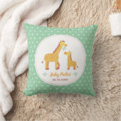 Cute Baby Giraffe and Mum, Nursery Personalized Kissen (Decke)