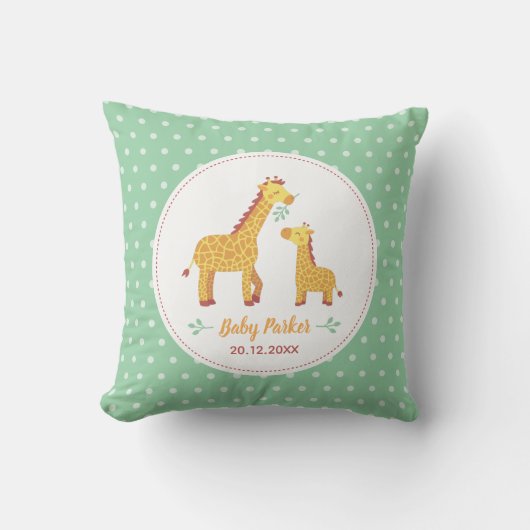 Cute Baby Giraffe and Mum, Nursery Personalized Kissen (Vorderseite)