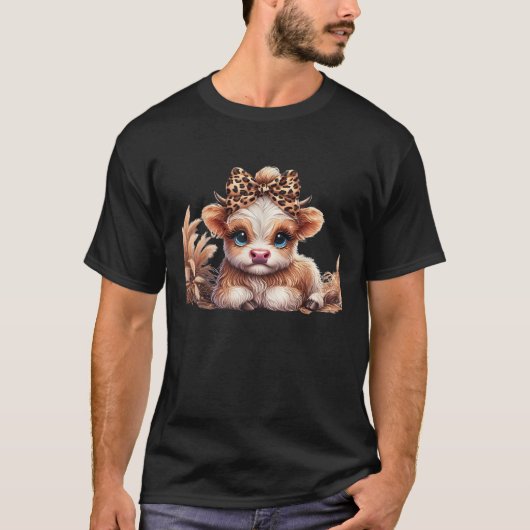 Cute Baby Highland Cow With flowers Calf Animal Le T-Shirt (Vorderseite)
