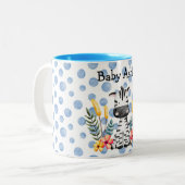 Cute Baby Zebra Flower Wreath Custom Baby Boy Name Zweifarbige Tasse (Vorderseite Links)