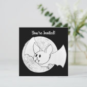 Cute Bat and Full Moon Halloween Einladung (Stehend Vorderseite)