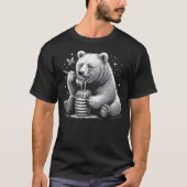 Cute Bear Eating Honey With Bee Graphic Art Design T-Shirt (Vorderseite)