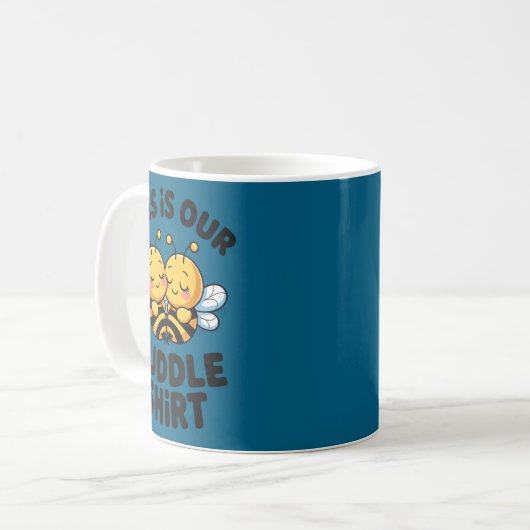 Cute Bee Couple Cuddle Funny Romantic  Kaffeetasse (Vorderseite Links)