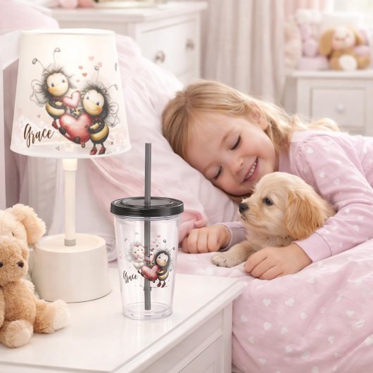 Cute Bee Holding Heart Acryltrinkbecher