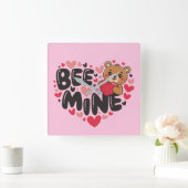 Cute Bee Mine Teddy Bear Valentine's Day Quadratische Wanduhr (Zuhause)