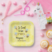 Cute Bee Two Yellow Black Second Birthday Party Pappteller (Party)
