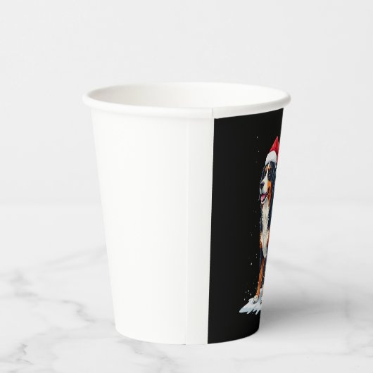 Cute Bernese Mountain Dog in a Christmas Tree for Pappbecher (Rechts)