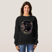 Cute Black Cat Hiding in Spring Flowers Aesthetic  Sweatshirt (Vorne ganz)