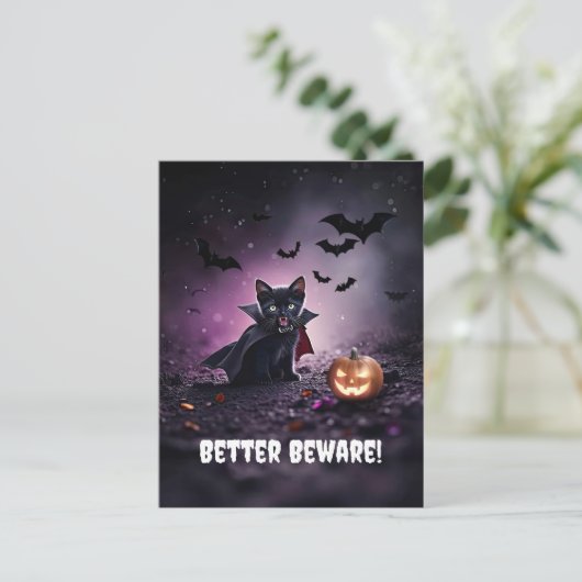 Cute Black Cat Vampire Halloween Feiertagspostkarte (Stehend Vorderseite)