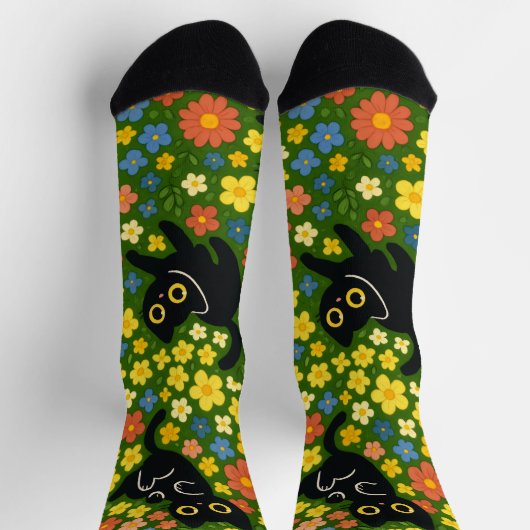 Cute Black Cats Floral Meadow Pattern Socken (Oben)