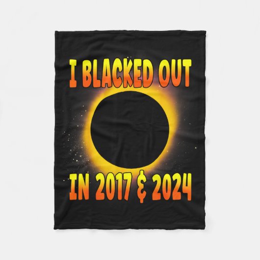 Cute Blacked Out 2017 Total Solar Fleecedecke (Vorderseite)
