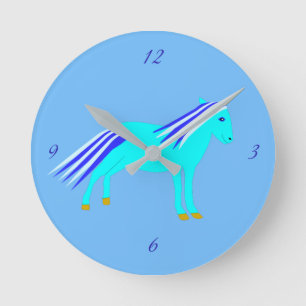 Cute Blue Baby Boy Unicorn Nursery Runde Wanduhr