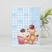 Cute Blue Gingham Teddy Bear & Ribbon  Einladung (Stehend Vorderseite)