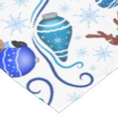 Cute Blue Kids Christmas Reindeer Tischdecke (Schrägansicht)