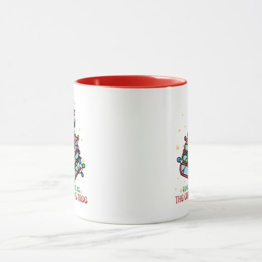 Cute Book Lover Reading Around the Christmas Tree Tasse (Zentrum)