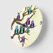 Cute Bright Owls Runde Wanduhr (Winkel)