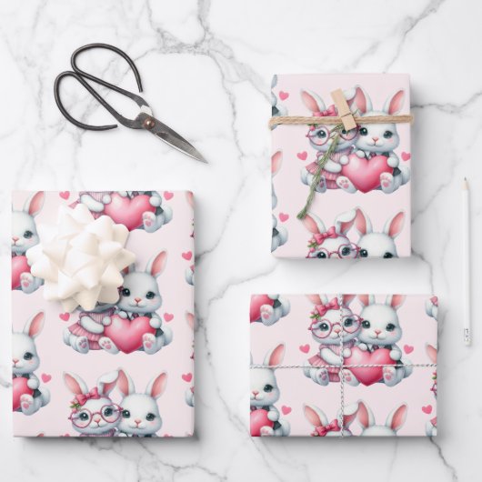 Cute Bunnies Sharing a Heart Pattern Geschenkpapier Set (Vorderseite)