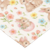 Cute Bunny Floral Spring Pattern Tischdecke (Schrägansicht)