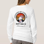Cute Bunny Hugging Carrot Retro Sunset T-Shirt (Rückseite)