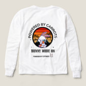 Cute Bunny Hugging Carrot Retro Sunset T-Shirt (Design Rückseite)