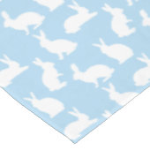 Cute Bunny Silhouettes On Blue Easter Pattern Tischdecke (Schrägansicht)