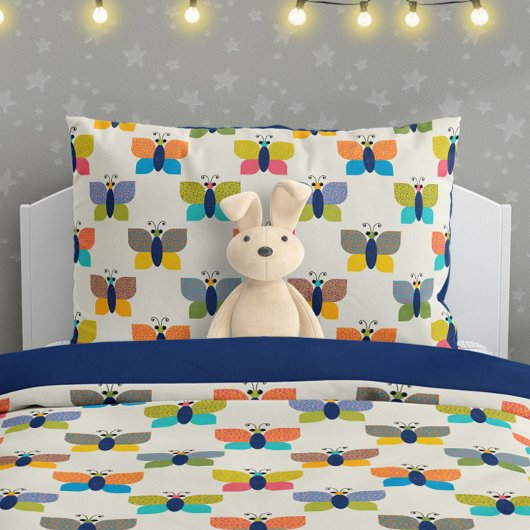 Cute Butterfly Pattern on Cream Kissenbezug