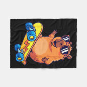 Cute Capybara Skateboarding Chill Animal Lover Art Fleecedecke (Vorderseite (Horizontal))