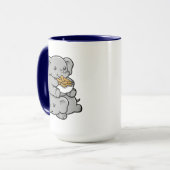 Cute Cartoon Elephants Eating Peanuts Fun Art Tasse (Vorderseite Links)