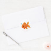 Cute Cartoon Goldfish on White Runder Aufkleber (Umschlag)