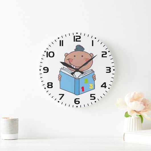 Cute Cartoon Kid Reading a Numbers Book Große Wanduhr