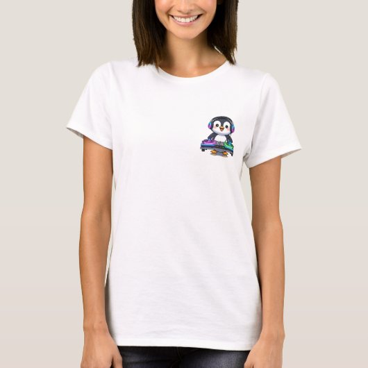 Cute Cartoon Penguin DJ Illustration T-Shirt (Vorderseite)