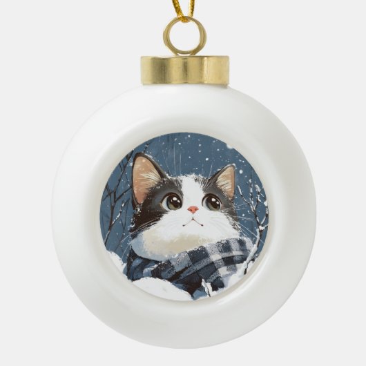 Cute cat cozy winter snow keramik Kugel-Ornament (Vorderseite)