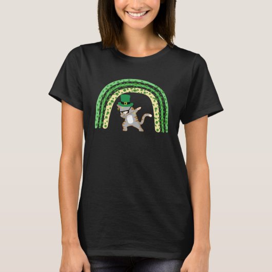 Cute  cat dabbing St Patrick s day rainbow T-Shirt (Vorderseite)