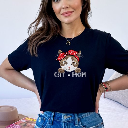 Cute Cat Mom Red Scarf T-Shirt