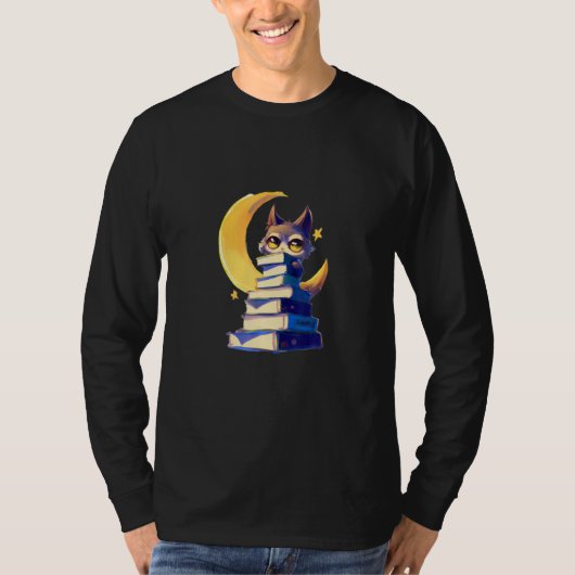 Cute Cat On A Stack Of Books In Moonlight T-Shirt (Vorderseite)