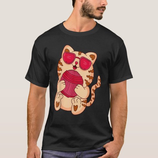 Cute Cat with Wool Ball Knitting T-Shirt (Vorderseite)
