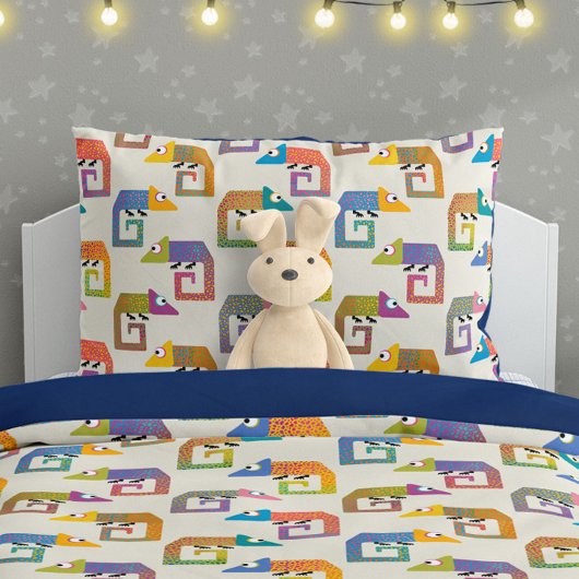 Cute Chameleon Pattern on Cream Kissenbezug
