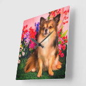 Cute Chihuahua Amid Spring Flowers Quadratische Wanduhr (Winkel)