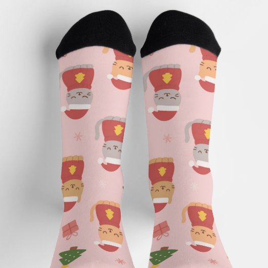 Cute Christmas Cats Pattern – Pink Holiday Design Socken (Oben)