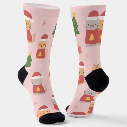 Cute Christmas Cats Pattern – Pink Holiday Design Socken (Gewinkelt)