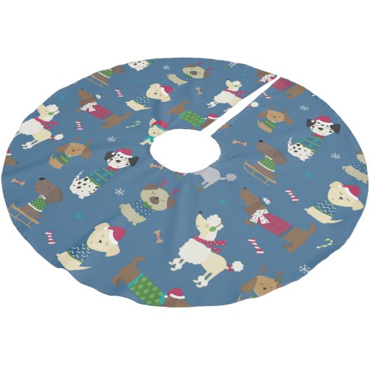Cute Christmas Holiday Dog Pattern on Blue Polyester Weihnachtsbaumdecke (Schrägansicht)