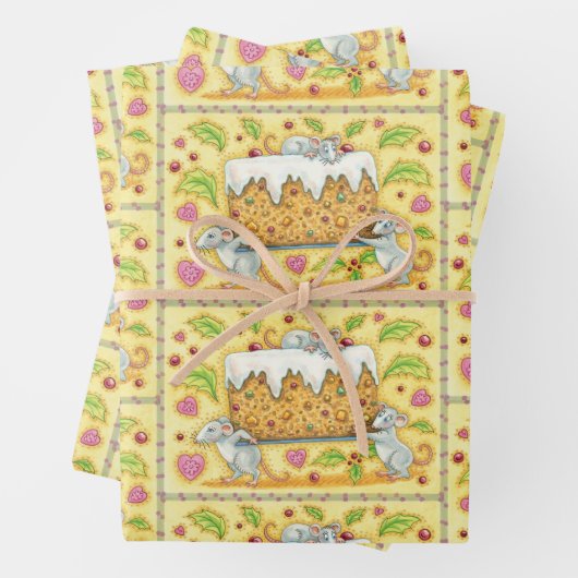 Cute Christmas Mice Carrying a Fruit Cake Dessert Geschenkpapier Set (Beispiel)